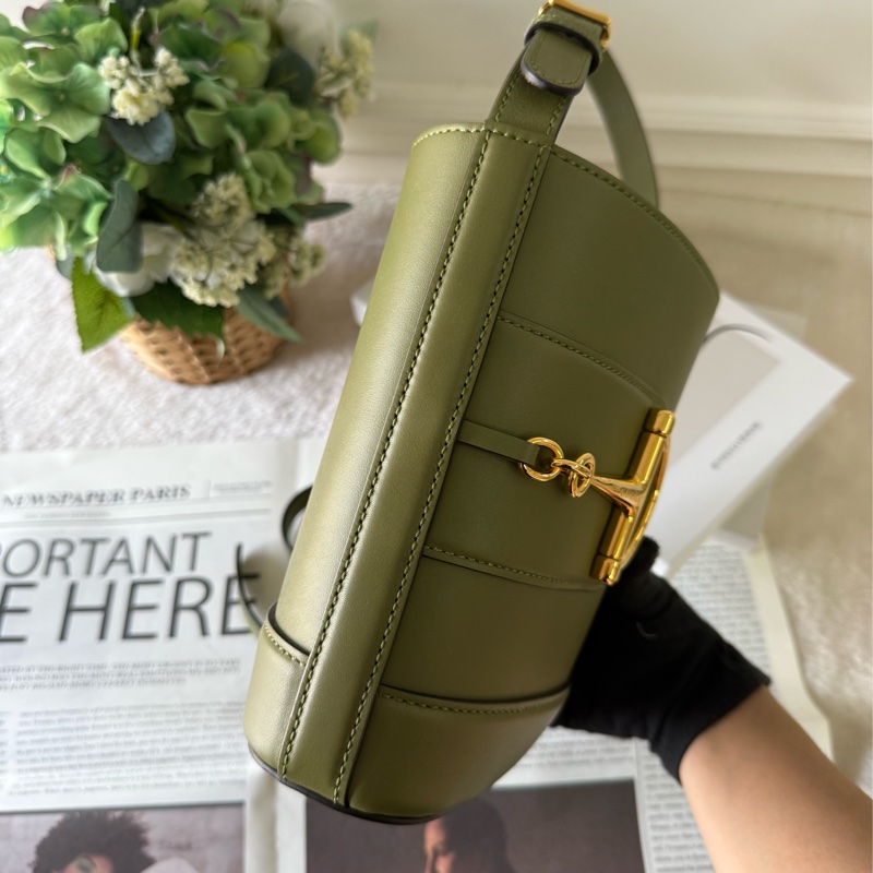 73 馬銜金屬標誌迷你水桶包(綠色)-2