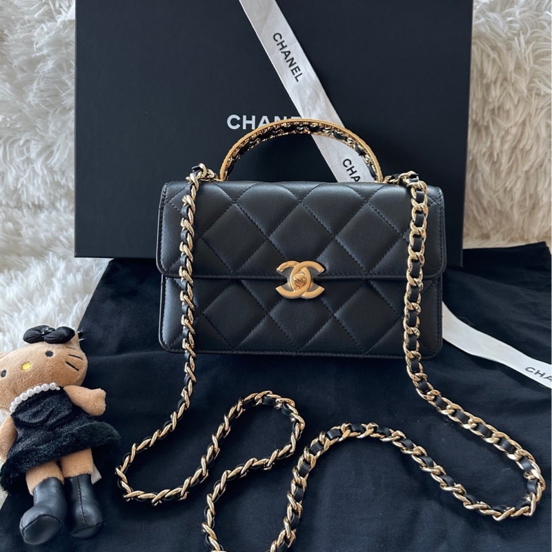 【配件：防塵袋 盒子 小票 說明書 💕】 Chanel 24p 皮串鏈 鏤空 手柄 Cf mini handle 黑色 小牛皮-0