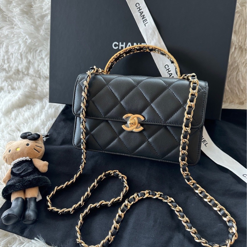 【配件：防塵袋 盒子 小票 說明書 💕】 Chanel 24p 皮串鏈 鏤空 手柄 Cf mini handle 黑色 小牛皮-1