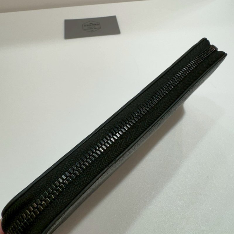 LV 全皮壓紋 拉鍊 長夾/皮夾 M62902 87成新-9