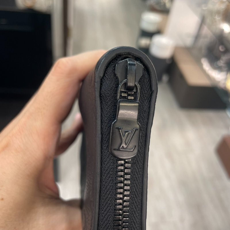 LV 全皮壓紋 拉鍊 長夾/皮夾 M62902 87成新-16