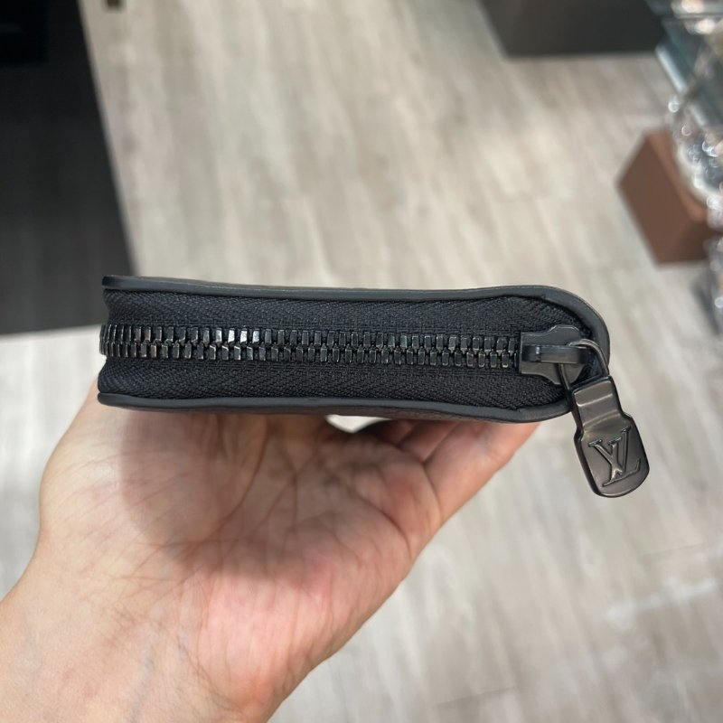 LV 全皮壓紋 拉鍊 長夾/皮夾 M62902 87成新-17