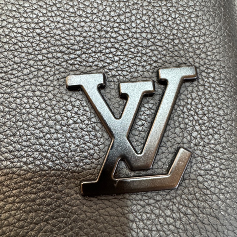 路易威登手拿包LV黑牛皮 Aerogram Takeoff 手拿包M69837-18