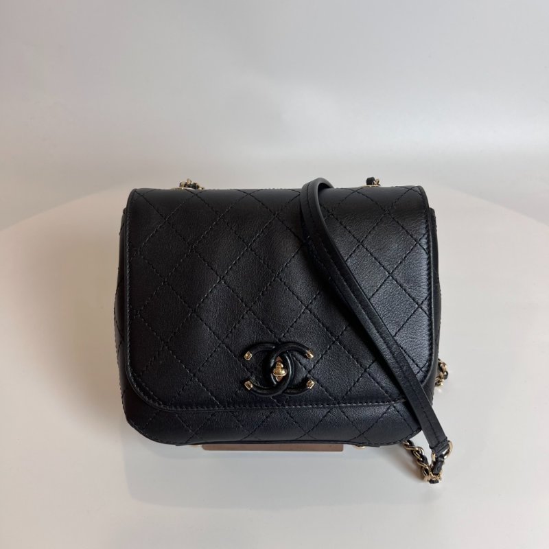 CHANEL 季節款玫瑰金鍊包牛皮黑27開-0