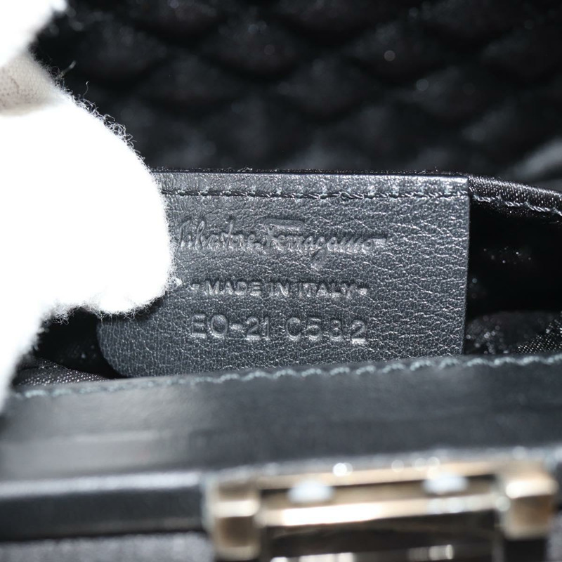 【日本直送】Salvatore Ferragamo Gancini 手拿包 緞面黑銀色 正品 146102V-11