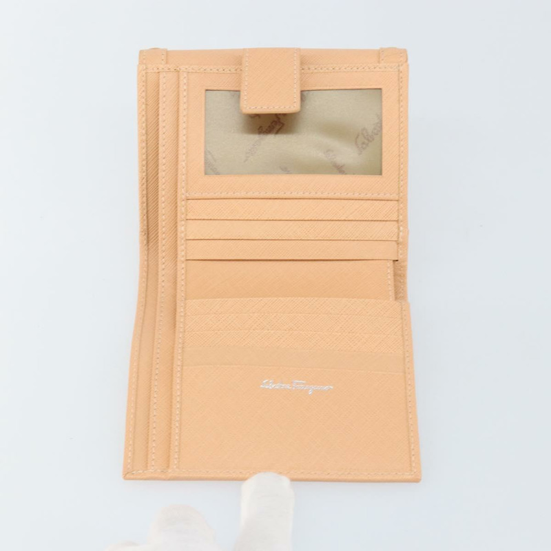 【日本直送】Salvatore Ferragamo Gancini 粉紅真皮雙折錢包，正品編號 145554-8