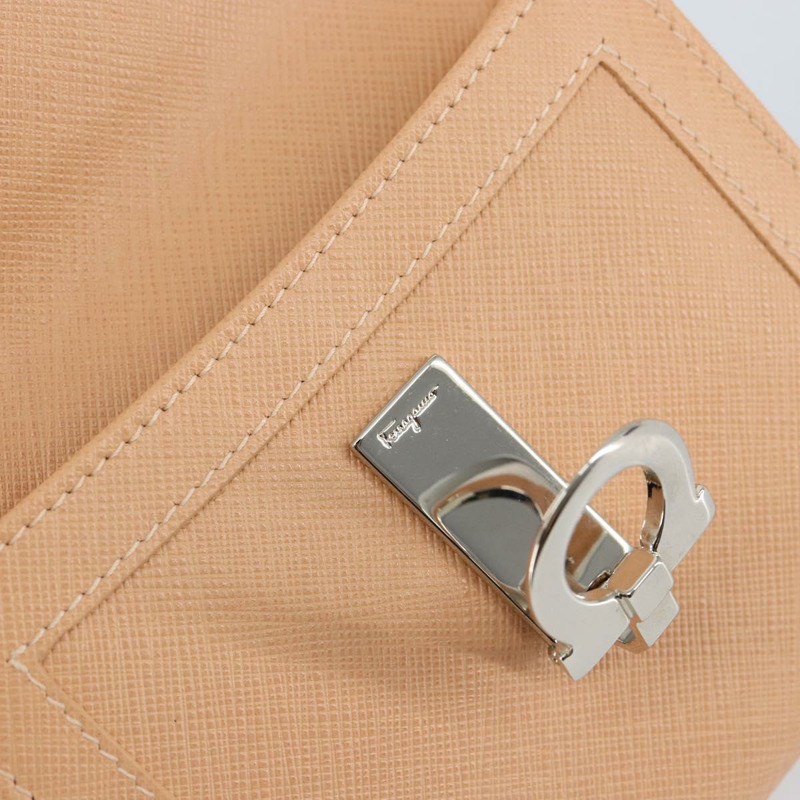 【日本直送】Salvatore Ferragamo Gancini 粉紅真皮雙折錢包，正品編號 145554-17