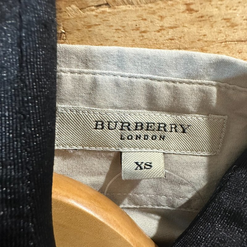 【美收精品】BURBERRY 茶色格紋長袖襯衫 4-233-4