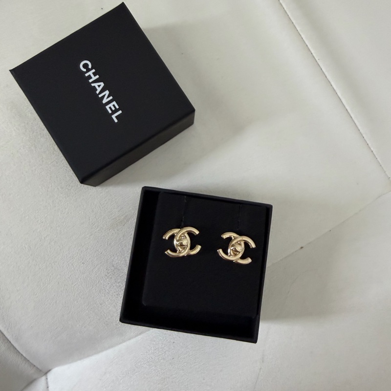 全新 Chanel 書包釦 耳環 淡金色 耳釘-1