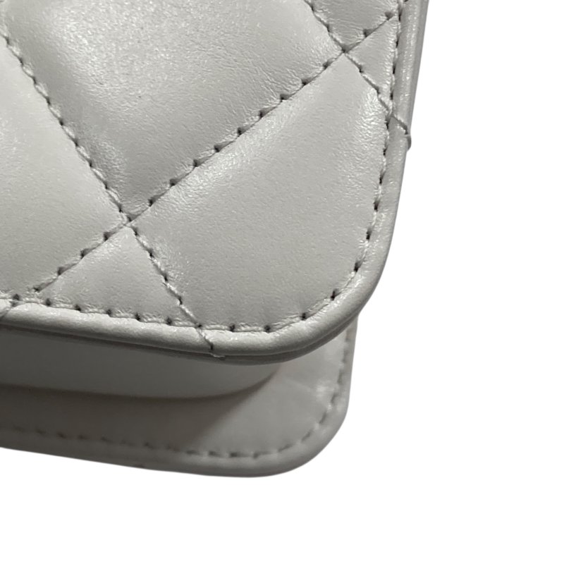 CHANEL 香奈兒 21A Perfect Fit Mini Flap Bag 小牛皮 肩背包 白色-13