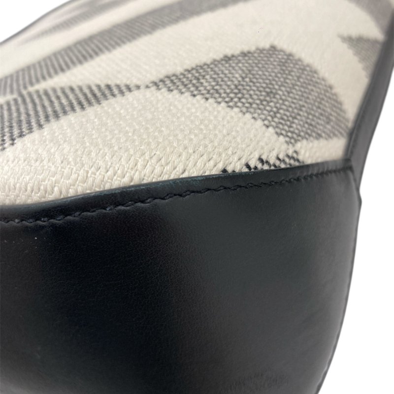 HERMES 愛馬仕 H Ambié 27 PM 撞色黑白-7