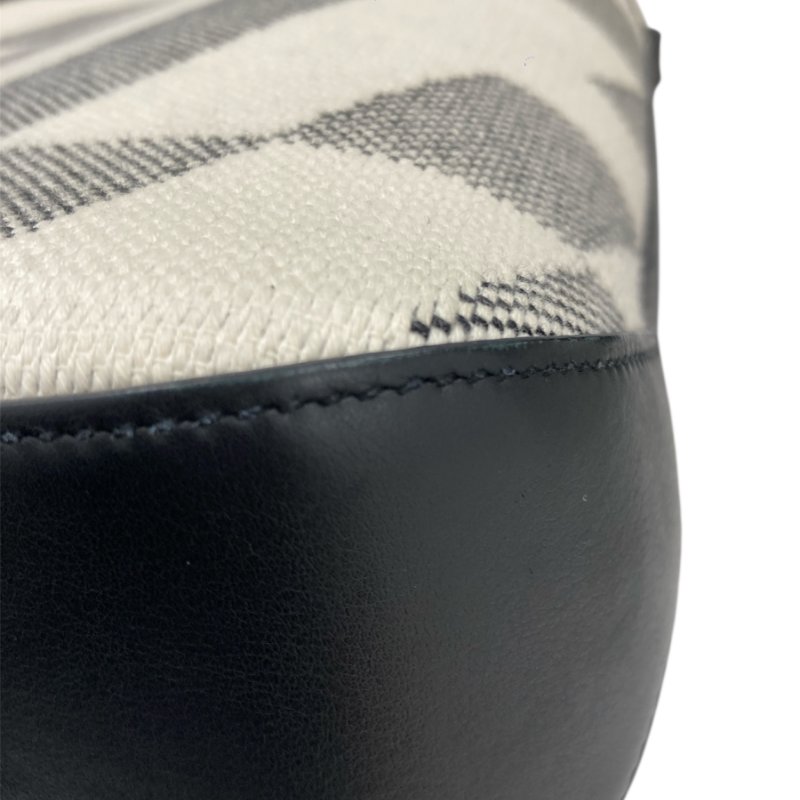 HERMES 愛馬仕 H Ambié 27 PM 撞色黑白-9