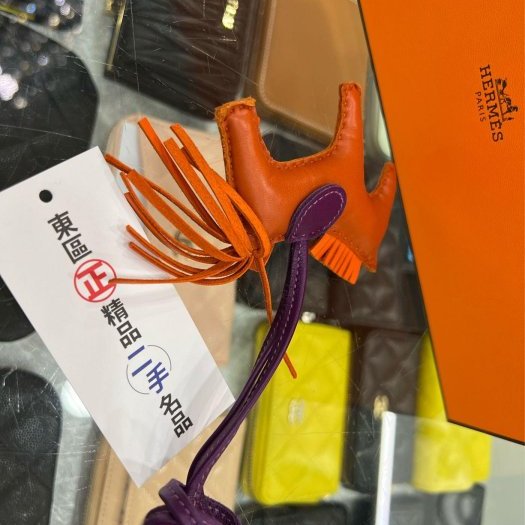 東區正精品㊣HERMES 愛馬仕橘色拼紫色皮革小馬吊飾掛飾小款 Z刻 RZ5916-6