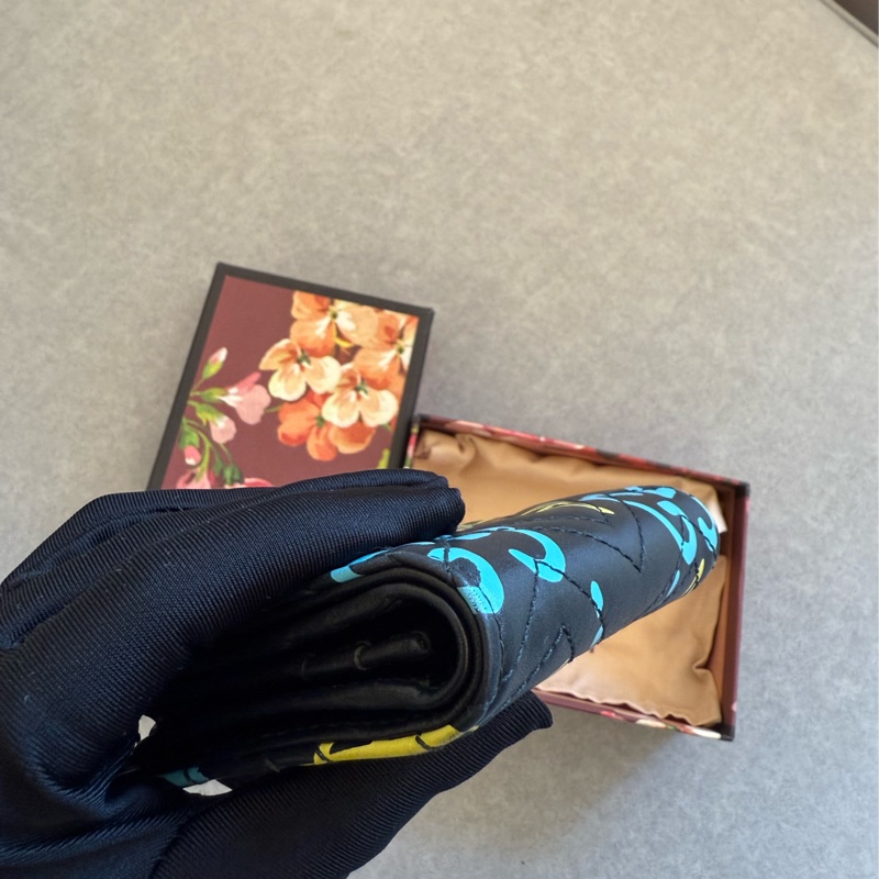 （極新甜價）gucci塗鴉短夾-7