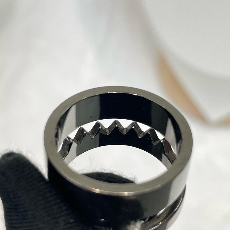 FENDI Bad Bugs 槍色小怪獸不鏽鋼戒指 X939-9