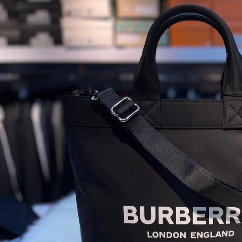 ⏰ 買對時間最省錢!雙11限時價開啟中🛒【BURBERRY 巴寶莉】經典字母logo設計 手提 托特包(下單前須先私訊)-2