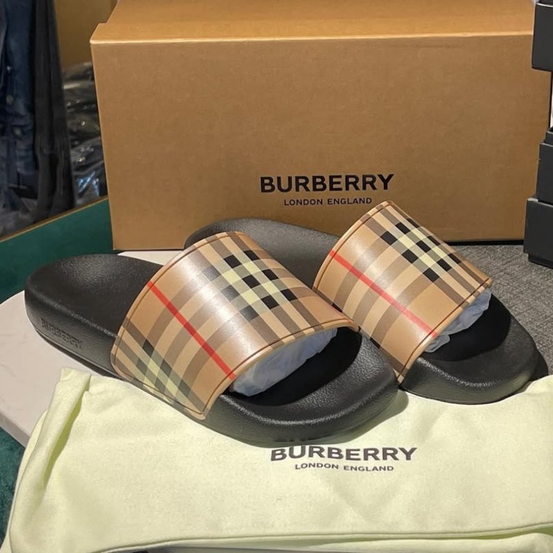 ⏰ 買對時間最省錢！雙11限時價開啟中🛒【BURBERRY 巴寶莉】經典格紋印花拖鞋(下單前須先私訊)-3