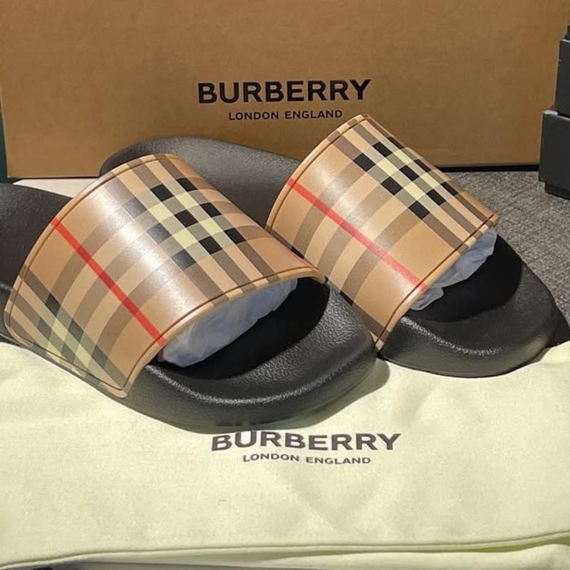 ⏰ 買對時間最省錢！雙11限時價開啟中🛒【BURBERRY 巴寶莉】經典格紋印花拖鞋(下單前須先私訊)-4