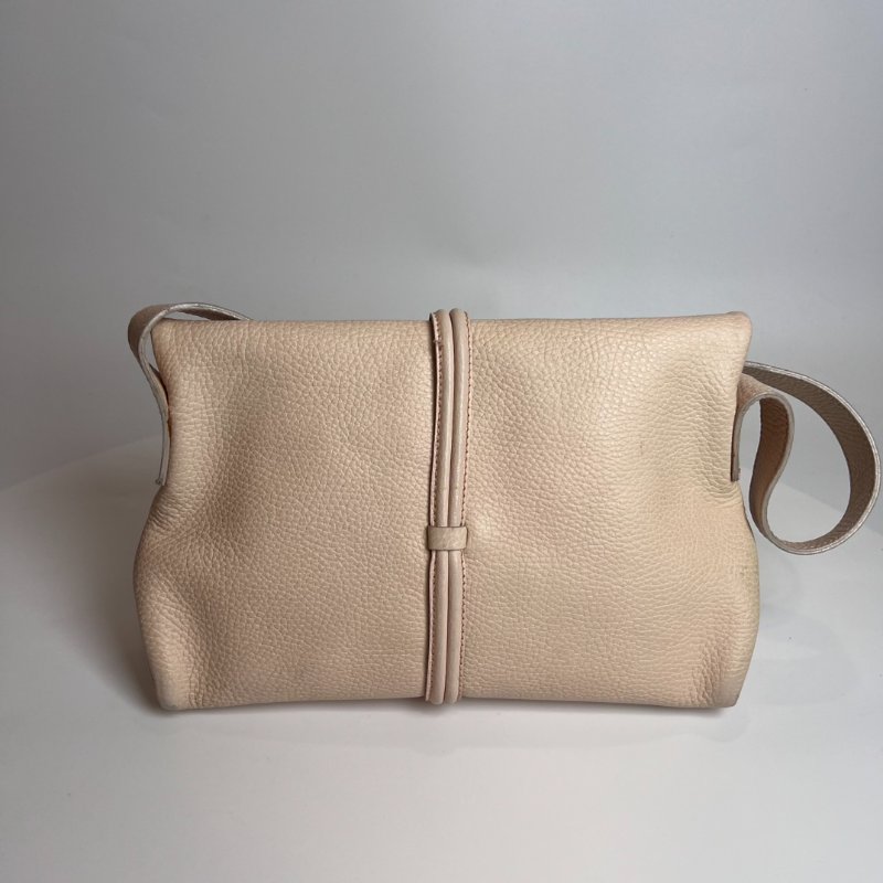 BURBERRY 牛角扣單肩包-1