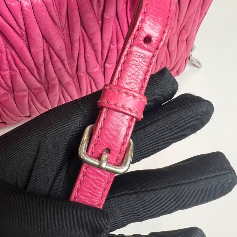 MIU MIU 桃粉皺褶兩用包-9