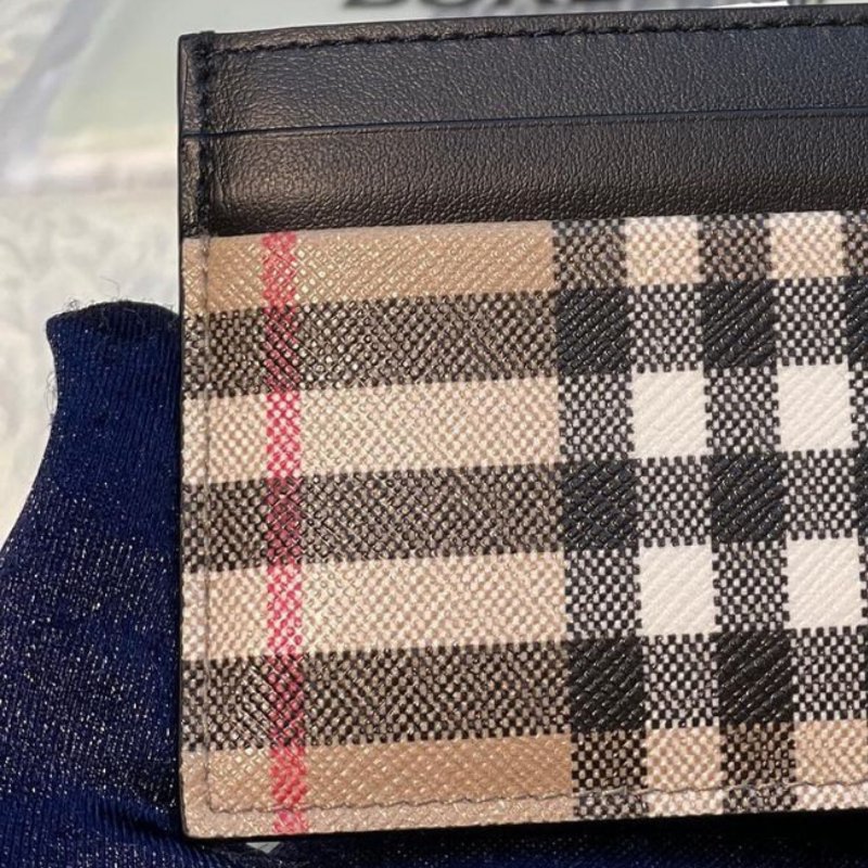 💫 雙11年度回饋・最強優惠登場 💫 【BURBERRY-巴寶莉】經典格紋卡片夾(下單前須先私訊)-0
