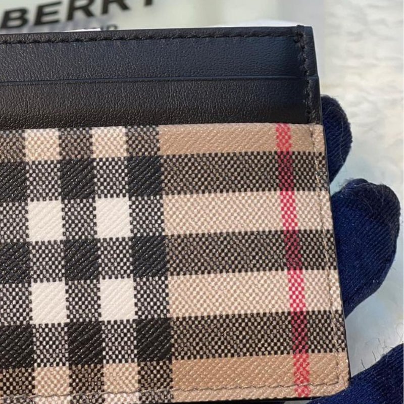 💫 雙11年度回饋・最強優惠登場 💫 【BURBERRY-巴寶莉】經典格紋卡片夾(下單前須先私訊)-1