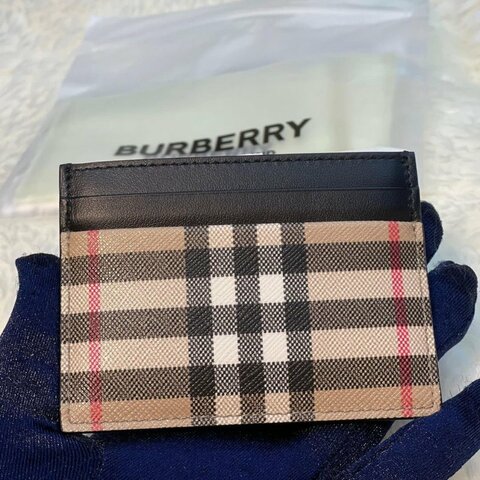 💫 雙11年度回饋・最強優惠登場 💫 【BURBERRY-巴寶莉】經典格紋卡片夾(下單前須先私訊)