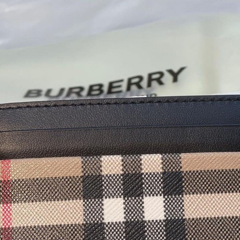 💫 雙11年度回饋・最強優惠登場 💫 【BURBERRY-巴寶莉】經典格紋卡片夾(下單前須先私訊)-4