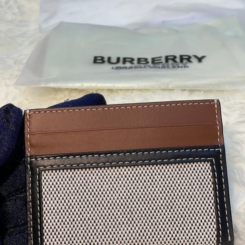 🤣 雙11到了，我的理智正式下線 💸【BURBERRY 巴寶莉】帆布卡片夾(下單前須先私訊)-1