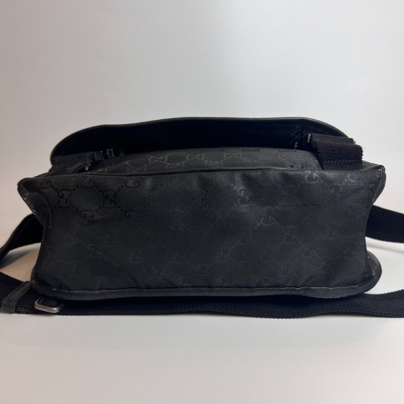 GUCCI 201732 黑老花肩背包-4