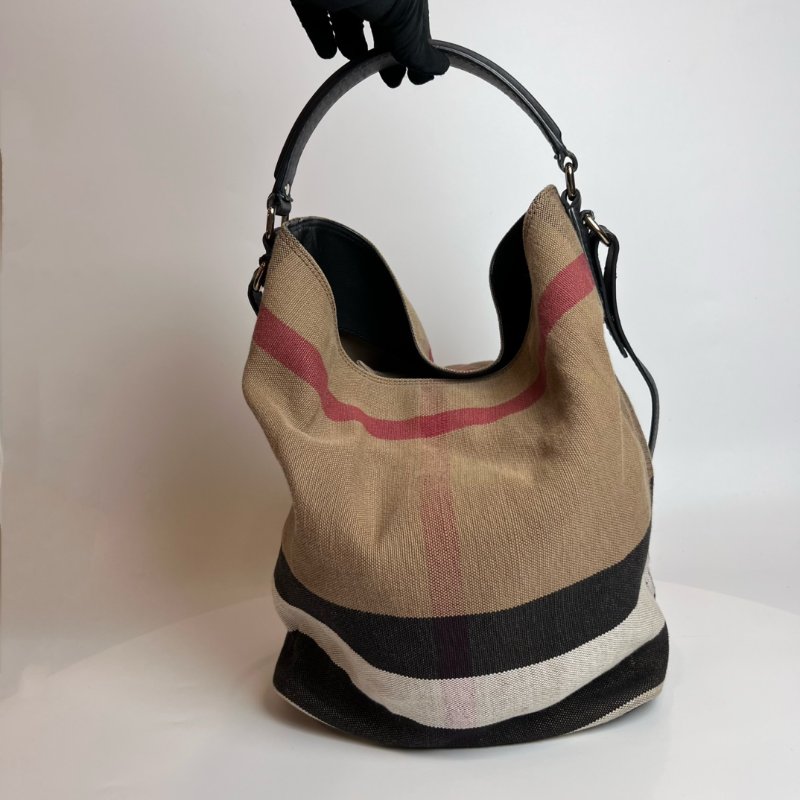 BURBERRY 帆布水桶包-1