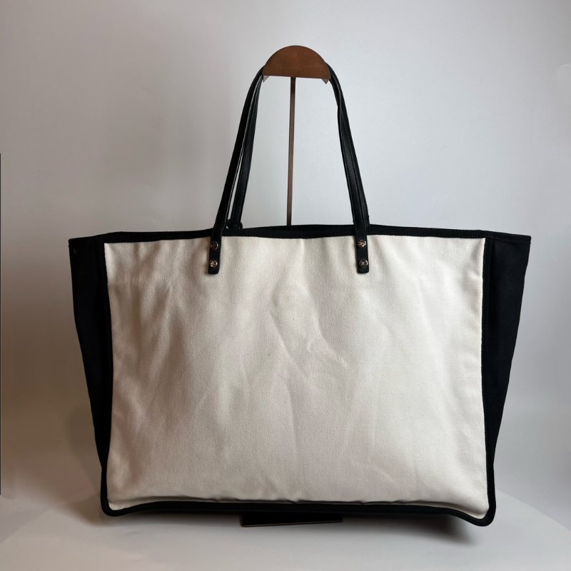 CHANEL 帆布托特包黑白 21開-1