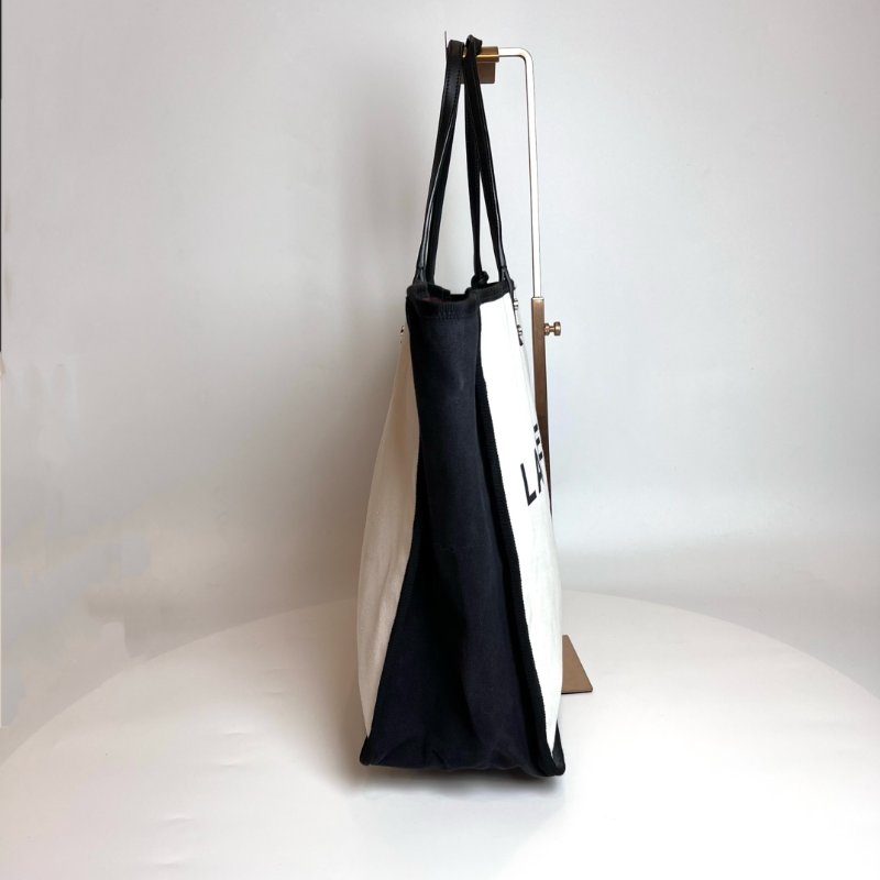 CHANEL 帆布托特包黑白 21開-3