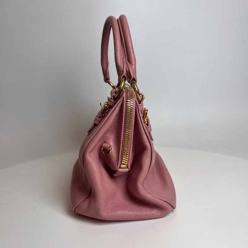 MIUMIU 粉牛皮兩用包-3