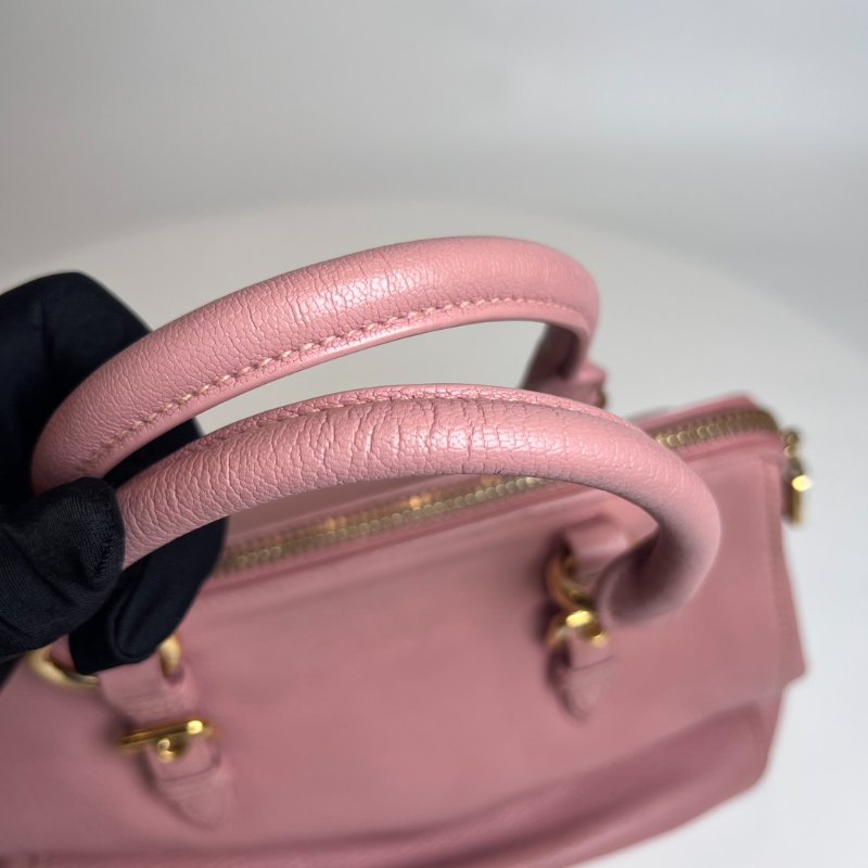 MIUMIU 粉牛皮兩用包-6