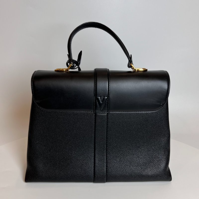 LV 黑鎖頭翻蓋側肩包-1