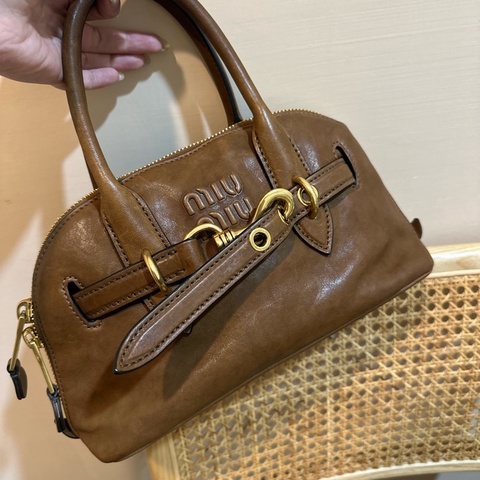 Miu Miu 貝殼包 小號 焦糖色