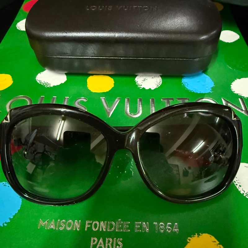 LOUIS VUITTON 黑色閃光醋酸纖維鏡框 Hortensia 太陽眼鏡  盒裝-1