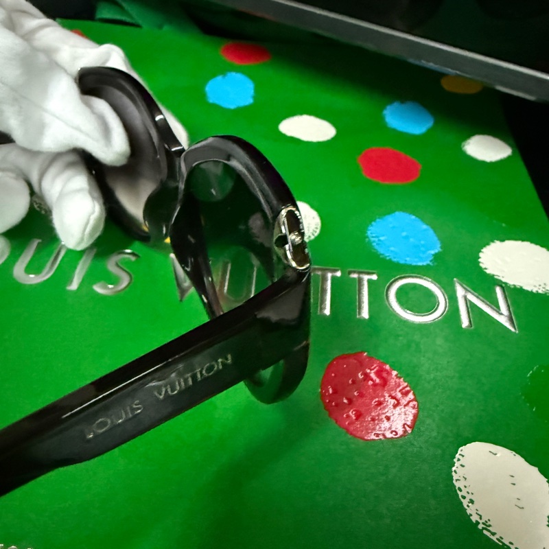 LOUIS VUITTON 黑色閃光醋酸纖維鏡框 Hortensia 太陽眼鏡  盒裝-14