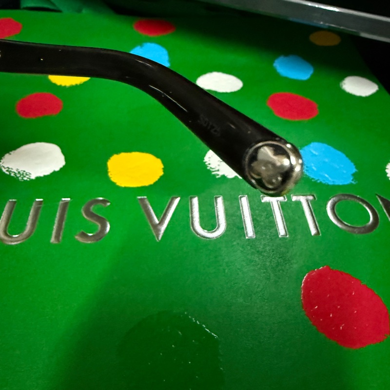 LOUIS VUITTON 黑色閃光醋酸纖維鏡框 Hortensia 太陽眼鏡  盒裝-15