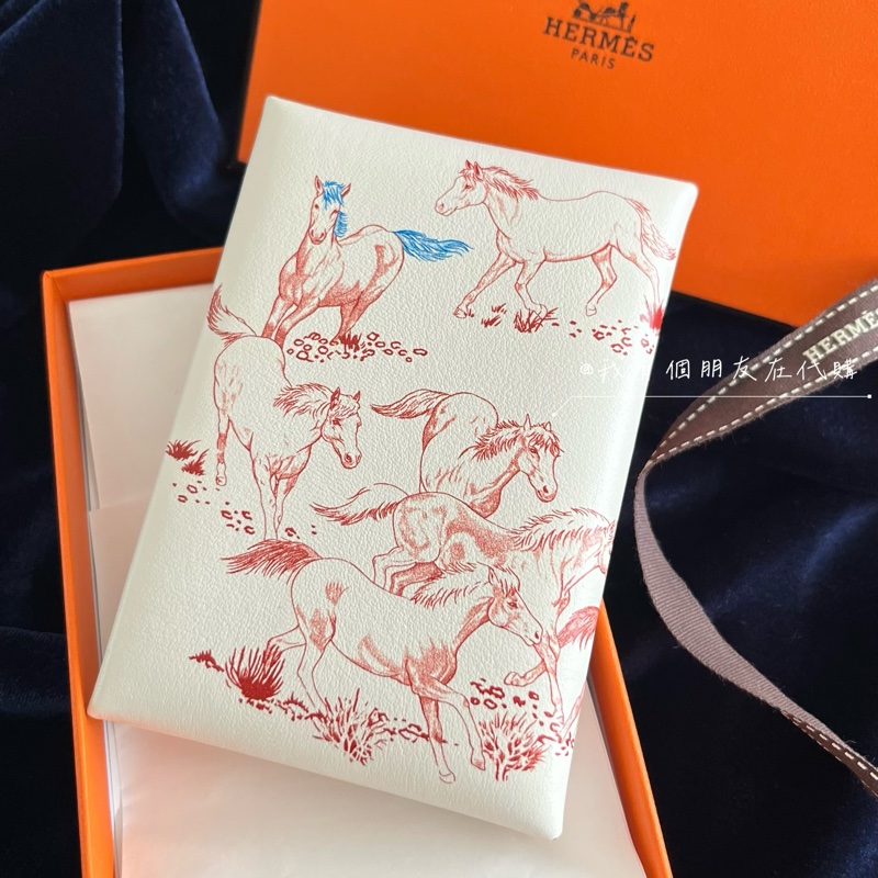 《我有個朋友在代購》愛馬仕Les Mustangs限量款彩繪Calvi Duo-0