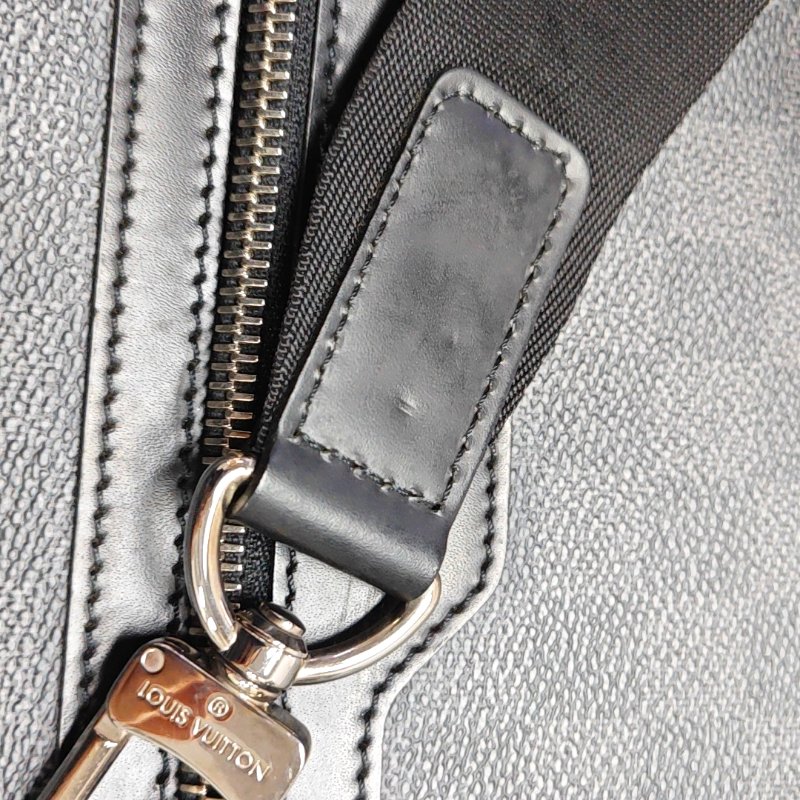 LOUIS VUITTON STEEVE 電腦公事包 灰色塗層帆布棋盤格肩背包手提包斜背包 銀色五金 可拆卸肩帶-13