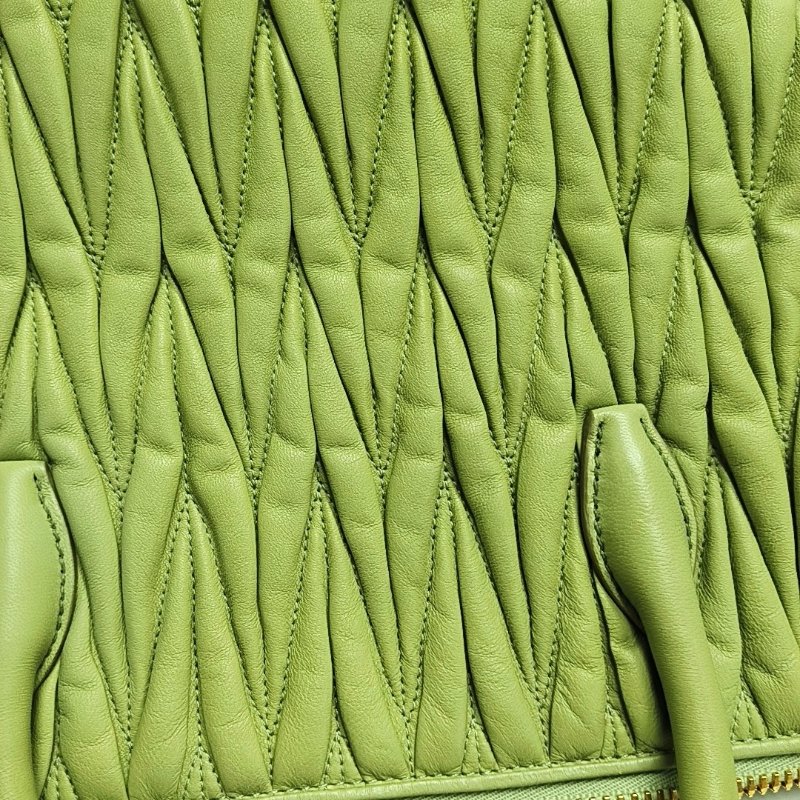 Miu Miu Avenue 淺綠色羊皮肩背包斜背包手提包 金色五金 可拆卸肩帶-9