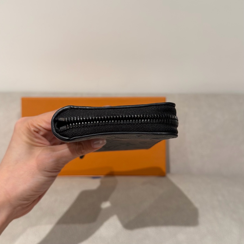 LV Louis Vuitton Monogram shadow 皮革 長夾 錢包 直式拉鏈錢包-15