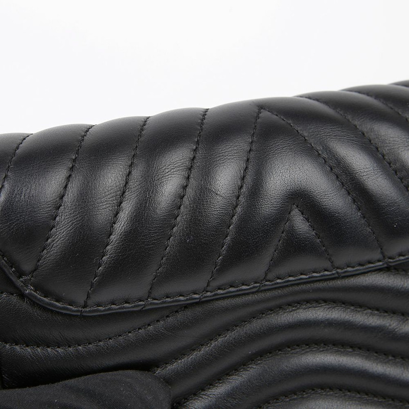 LOUIS VUITTON M56461 New Wave 多口袋肩斜背包-4