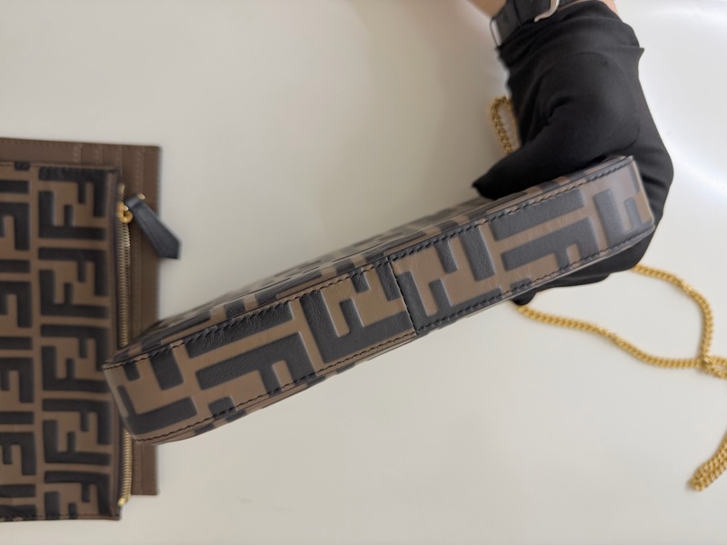 Fendi WOC 三合一 附皮夾 斜背包-10