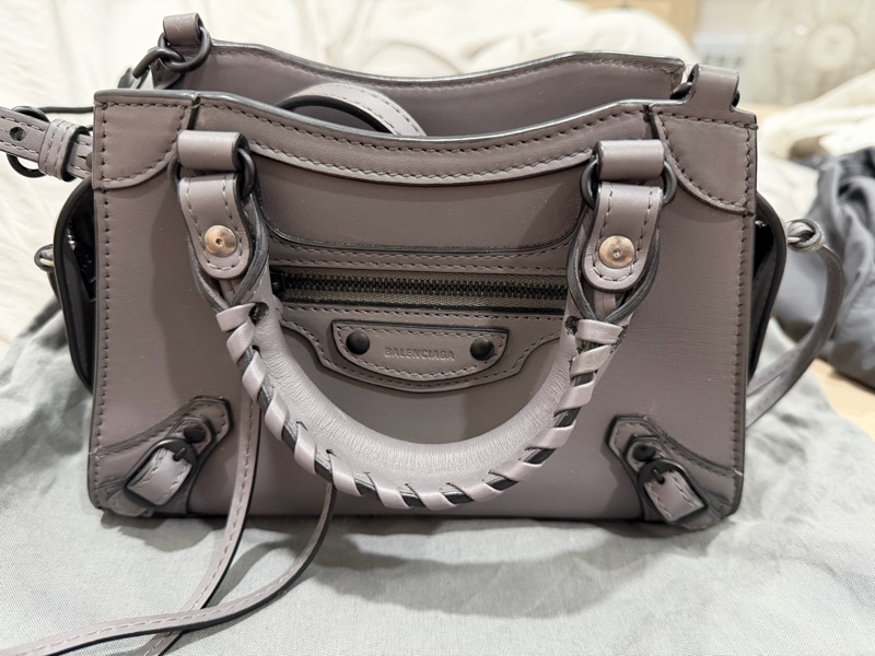 Balenciaga 迷你斜背包-3