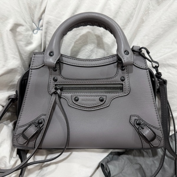 Balenciaga 迷你斜背包-5