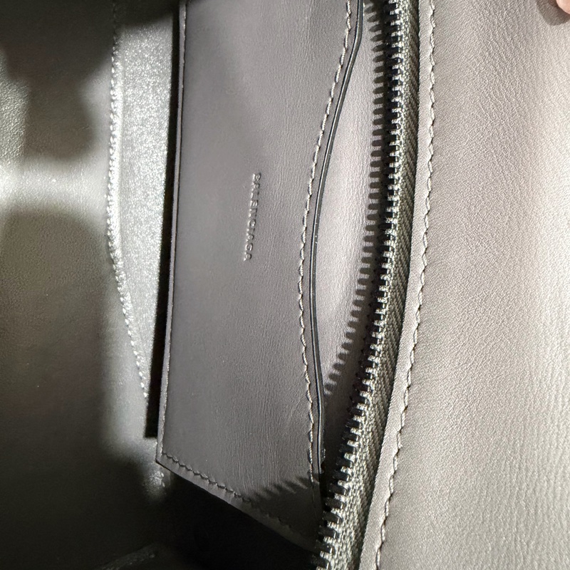 Balenciaga 迷你斜背包-9