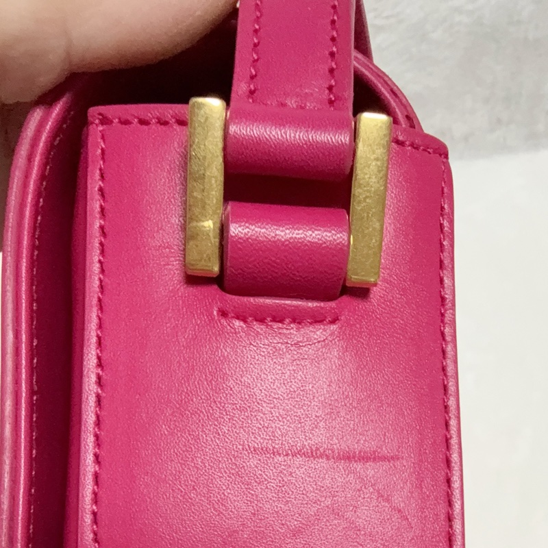 ❤️BP粉絲穿搭必備❤️YSL小號豆腐包 小牛皮斜背包 桃紅-40